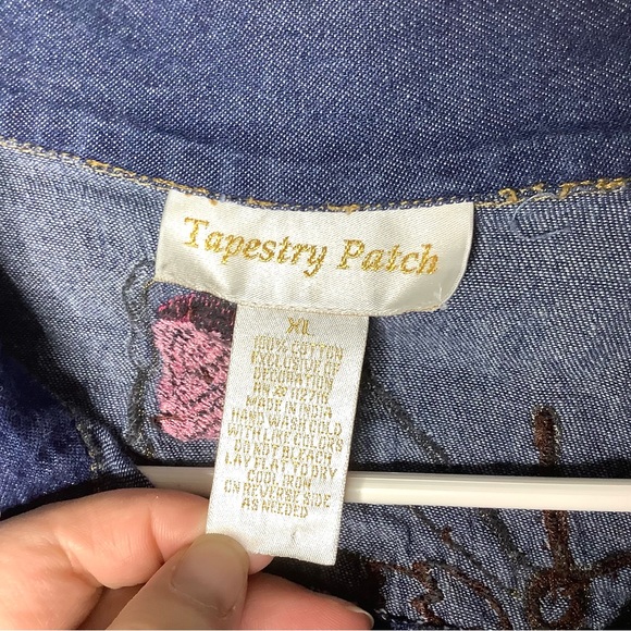 < Vintage Butterfly Embroidered Denim Shacket > - Picture 6 of 6